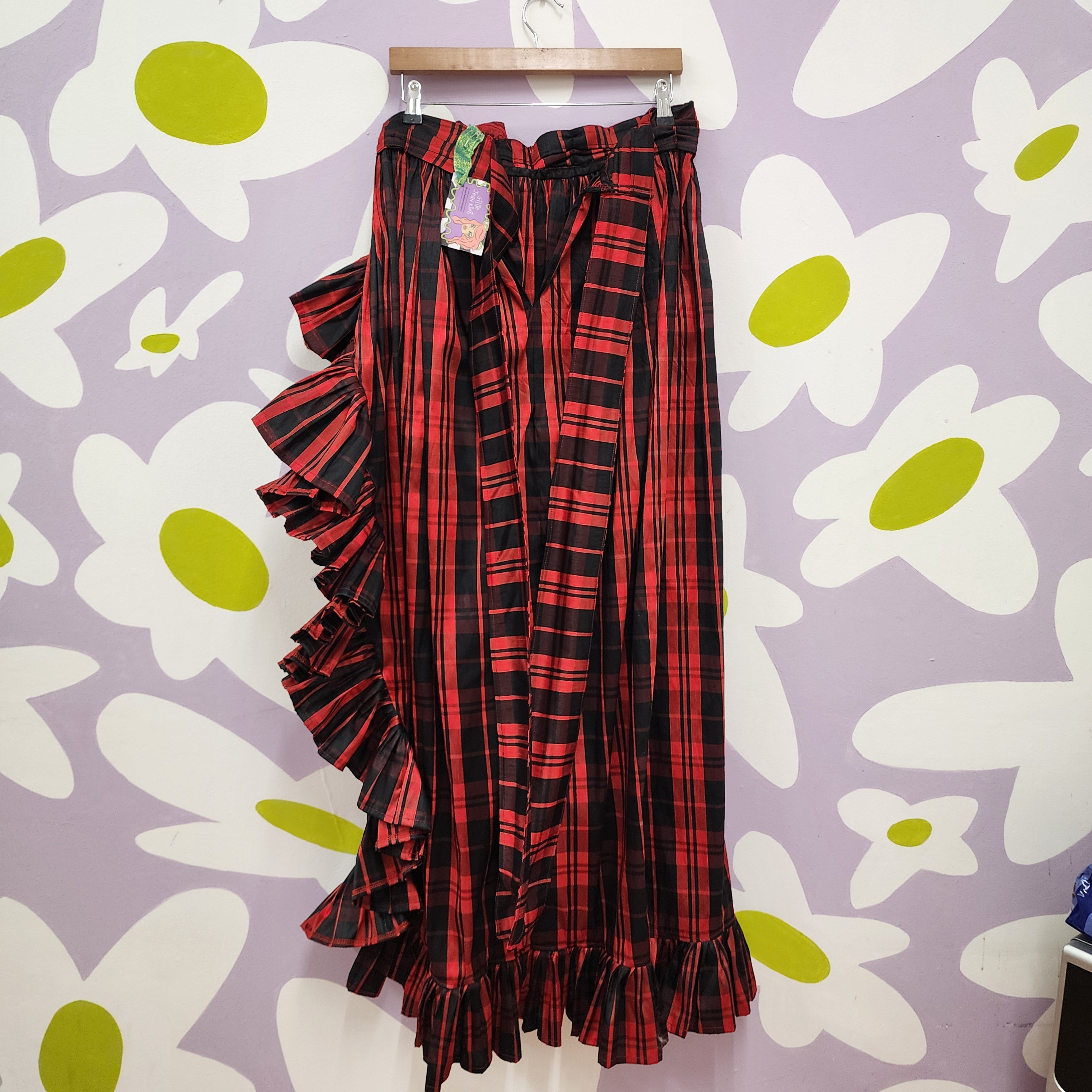 Tartan Skirt - Rose & Frill Detailing (size 8-10)